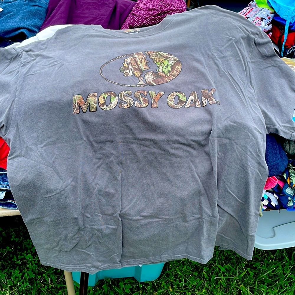 mossy oak shirt, 2XL. brand new